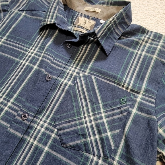 VOLCOM Plaid Button Down - Picture 3 of 5